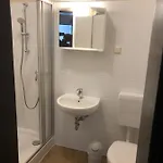 Monteur-pension W8 Apartman