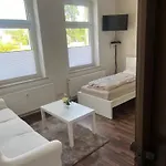 Monteur-pension W8 Apartman