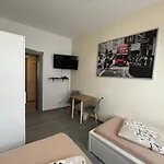 Monteur-pension W8 *