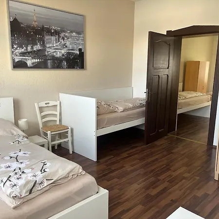 Monteur-pension W8 شقة *