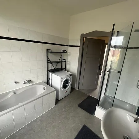 شقة Monteur-pension W8